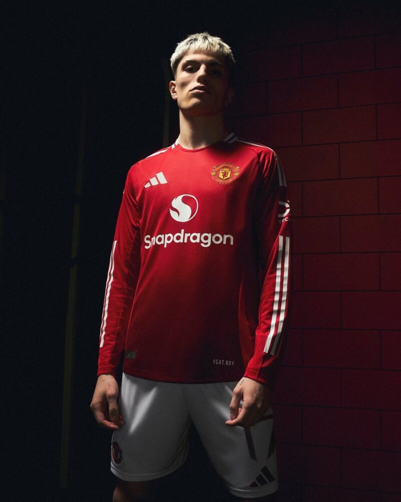 Manchester United 2024-25 home kit - Image 2